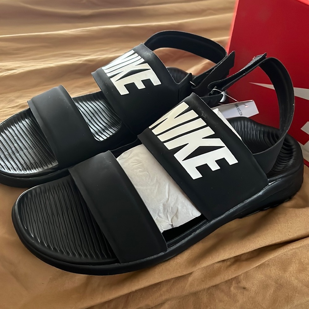 Brand new women Nike tanjun sandal